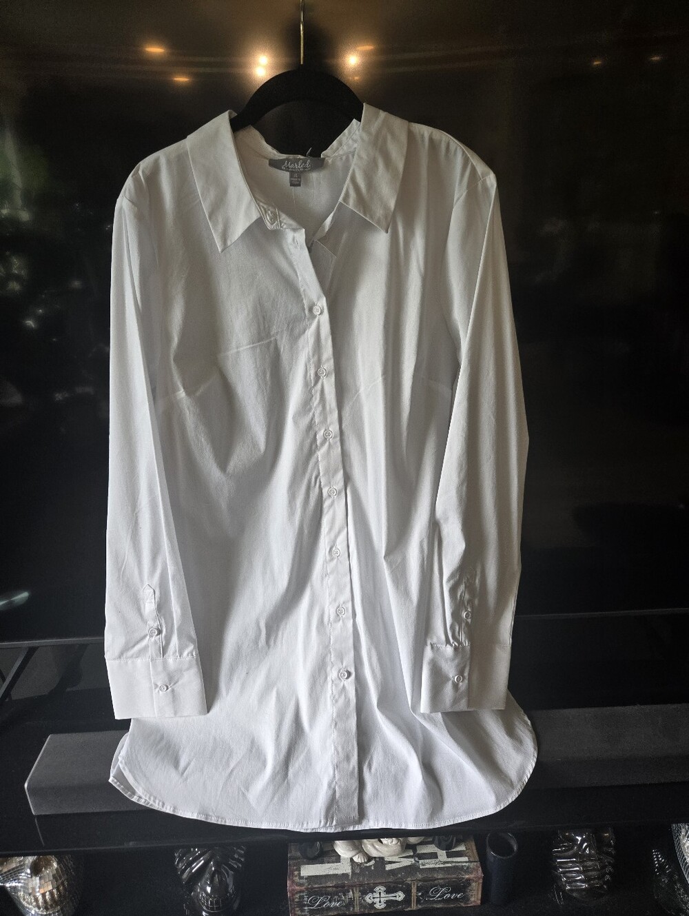 NWT! Marled White Collared Button-Front Shirt. Size XL